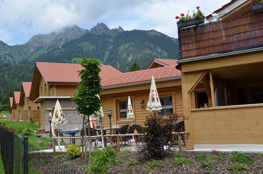 Feriendorf Am Hahnenkamm Reutte Kültér fotó